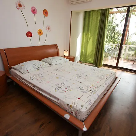 Nadia Apartament *
